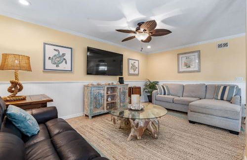 Florida Breeze l Hot Tub l Walkable - Foto 32