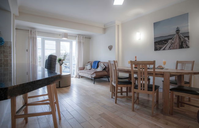 Sea Breeze Apt 3 - 2 Bed - Horton Beach - Photo 17