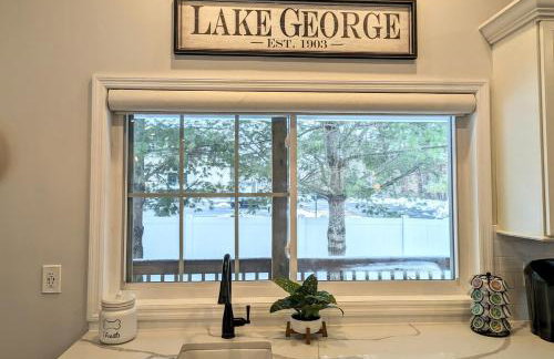 Luxurious Lake Retreat with Hot Tub and Walk to Beach - Foto 25