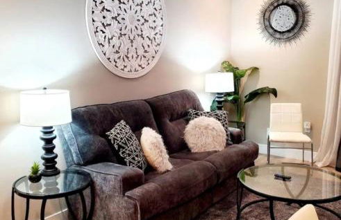 Spacious 2 bed 2 bath, Pool, Hottub, Wifi, 24 hr Fitness, Parking - Foto 3