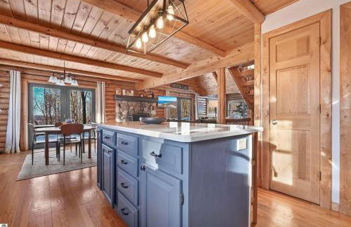 The Hillside Hideaway at Crystal Lake - Great Spa! - Foto 29