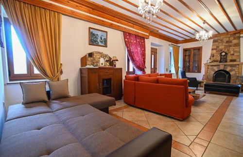 Πέτρινο Αρχοντικό, Χίος - Foto 9