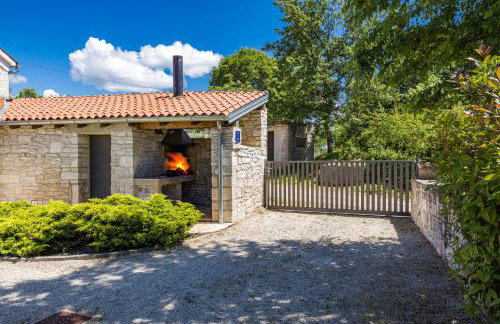 Casa 42 pet friendly for 9 people in Central Istria with salt - water pool - Foto 25