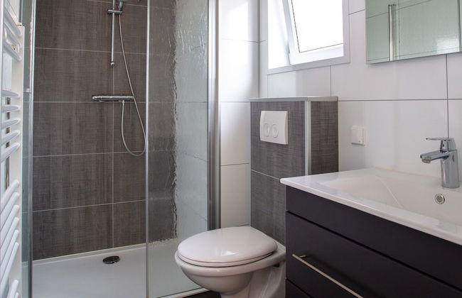 Modern House With Roof in Rhenen - Photo 11