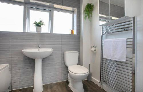 Maltby House, Rotherham for contractors & Families, free private parking, fast wifi, spacious,WIFI etc - Foto 19