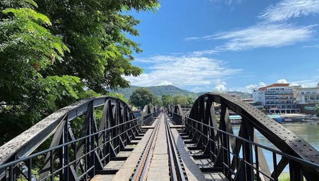Full Day Tour - Damnoen Saduak Floating Market & River Kwai Bridge - Photo 4