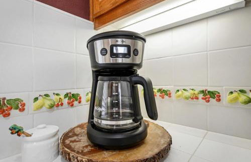 Wine Country Retreat with Hot Tub & Mini Golf - Foto 17