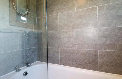 The Studio - Photo 17