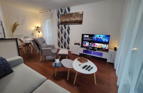 QuietStay 20' PARIS, Connected HOME avec Terrasse - Foto 8