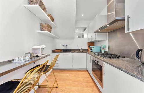 INTERIOR-DESIGN Apartment with HUGE Terrace - Photo 26