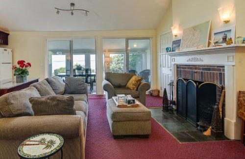 Bayfront Plymouth Gem with Sunroom, Steps to Shore! - Photo 7