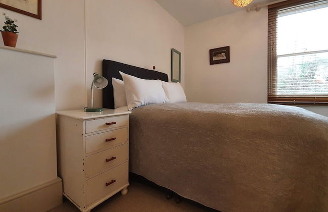 Stylish Town Centre Apartments - Photo 12