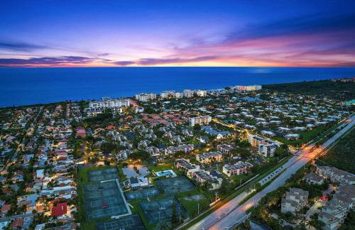 Beachside Modern Wellness Villa with Spacious Patio - Photo 45