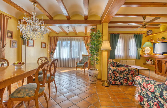 3 bedroom House in Jávea with swimming pool and garden - Photo 5