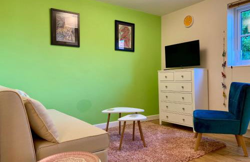 Pristine Apartment in The Centre of Glastonbury - Photo 16