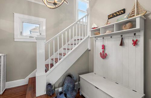 Walk to Beach at Historic Sears Kit Home - Foto 23