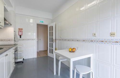 Sunny 2 BDR Apartment by LovelyStay - Foto 34