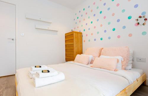 Modern New 2BR wViews & Balcony in Wandsworth - Foto 31