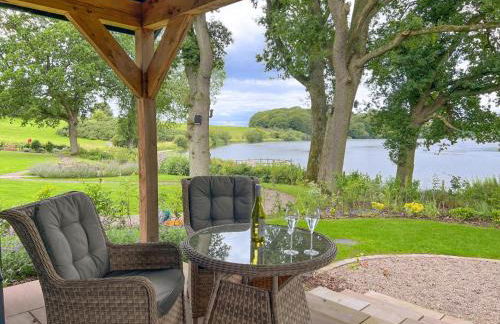 Waters Edge, Talkin Tarn, a luxurious bungalow with stunning views over the tarn - Foto 21