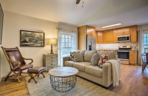 Walk to Main Street Eats Remodeled Saluda Apt - Foto 1