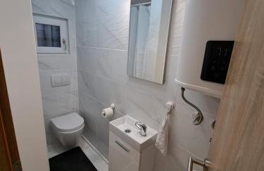 Apartments Orlić - Self check-in with code, WI-FI, Netflix, smart TV, garden, terrace - Photo 58