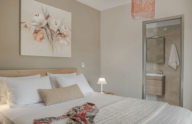 Queen Bee Residence - Photo 4