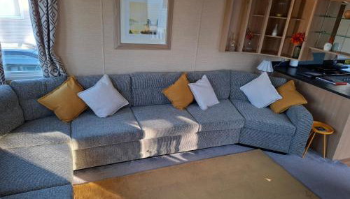 Caravan with hot tub at Tattershall lakes - Foto 3