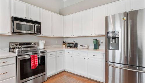 Sunkissed Private Pool 3BR Oasis w Outdoor Lounge - Foto 5