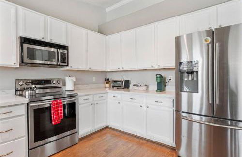 Sunkissed Private Pool 3BR Oasis w Outdoor Lounge - Foto 5