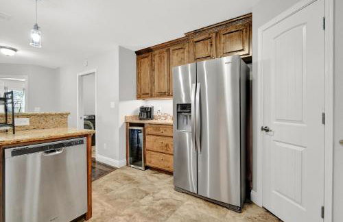 Nice 4-Bedroom home 15 mins from the beach - Foto 8