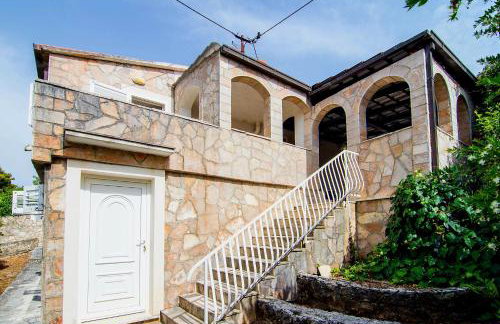 Beach House Splitska - Photo 2