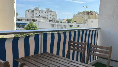 Riviera Retreat - Steps to Beach & Shops, Balcony & AC - Foto 2