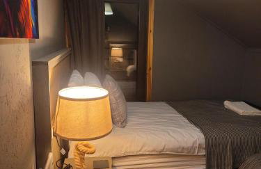 THE MOORINGS - Photo 11