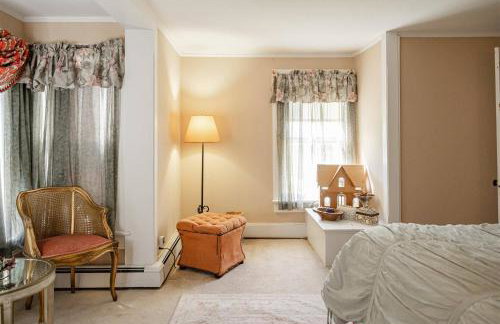 Historic Home near Stony Brook Village & Beach - Foto 69