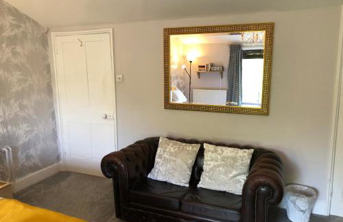 Little Gem with Private Hot Tub - Up to 25 percent off ferry - Foto 28