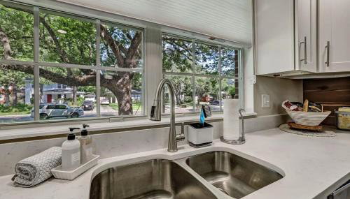 Cozy Riverside Villa - Walkable to Bars & Restaurants - Foto 4