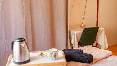 La Rosée - Studio Zen à 50m des Thermes - Vue Casino, SDD hydromassante, Smart TV - Photo 3, wardrobe