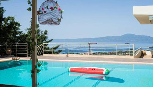 Modern Luxury Villa with Pool, just 5min to sea - Foto 1