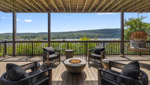 Lakeview Villa with Private Hot Tub, Firepit & Spacious Decks with Breathtaking Cliff Views - Foto 5