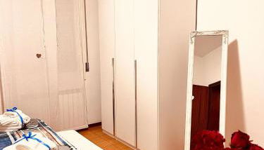 Villa Cristina - Free Private Parking in Medicina, Comfort Premium & Air Conditioning - Foto 2, towels, wardrobe