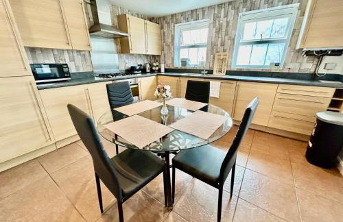 Mannys Apartment - Nice & Cozy 4Bed Flagship Lodge - Photo 37