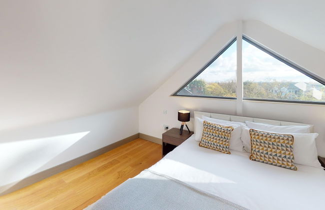 Kew Bridge by Charles Hope - Foto 13