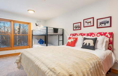 Basecamp Stays: Upscale Getaway Shuttle Hot Tubs - Foto 33