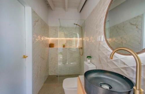 Countryside Elegant 4-Bedroom Suite, Pool & Garden - Foto 22