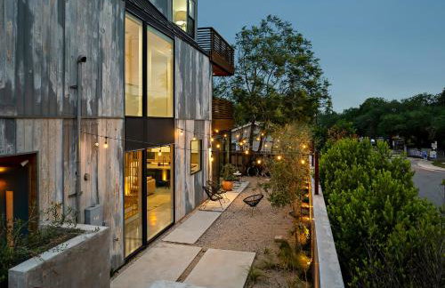 Rooftop Deck, DT City Views, Modern Eastside Oasis - Foto 1