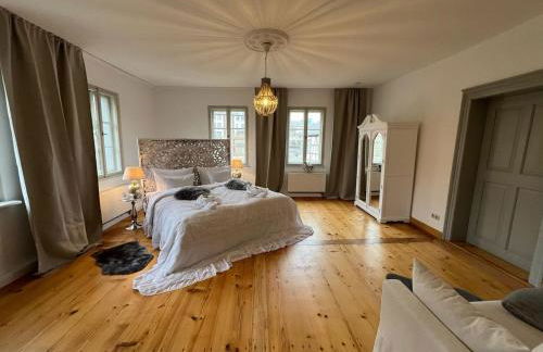 Feine Wohn und Schlafstuben im Herrenhaus I UNESCO Welterbe I Parkplatz I Erzgebirge I Waldbühne - Foto 15