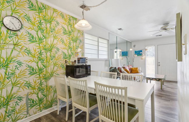 Retro Turtle Reef Condo 1 Block From Beach w Pool - Foto 27