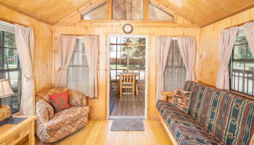 The Cottonwood Cabin #17 at Blue Spruce RV Park & Cabins - Foto 5