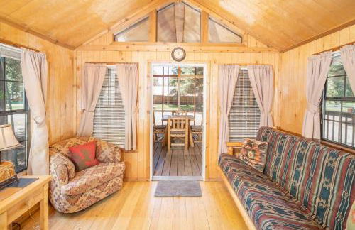 The Cottonwood Cabin #17 at Blue Spruce RV Park & Cabins - Foto 5