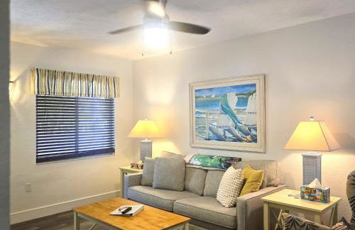 An Island Getaway at Palm Tree Villas - Photo 64